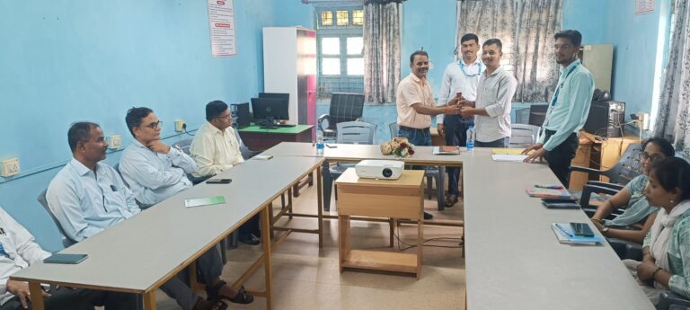 A lecture on the topic “Information about the Banking Sector” was organized in the college by IQAC and the Staff Academy, featuring Hon. Mr. Bandu Chitale, Branch Manager, as the guest speaker.